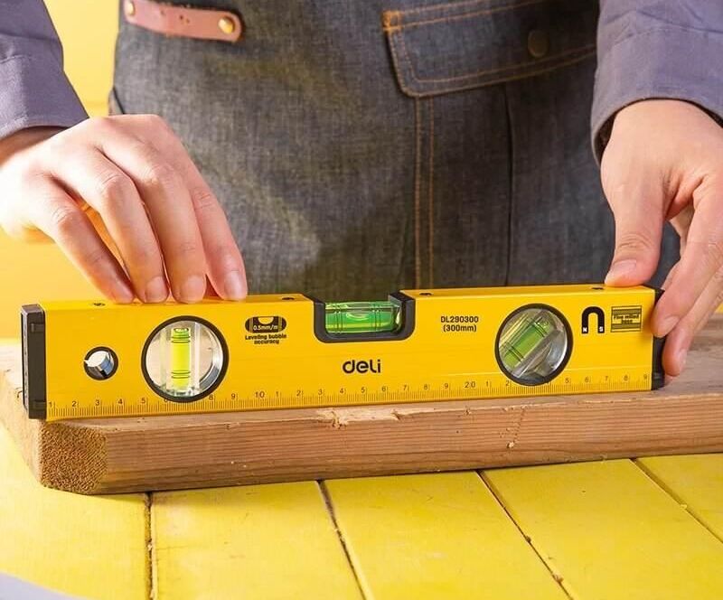 🧰 ۷ نکته کلیدی درباره ابزار تراز در ساختمان‌سازی که هر استادکار باید بداند