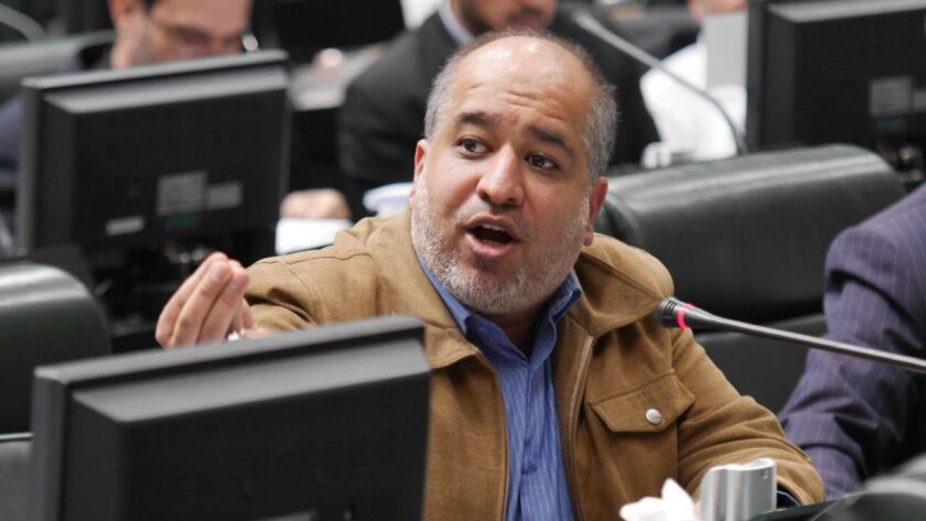 خضریان: مدنی‌زاده از عاقبت همتی درس بگیرید!